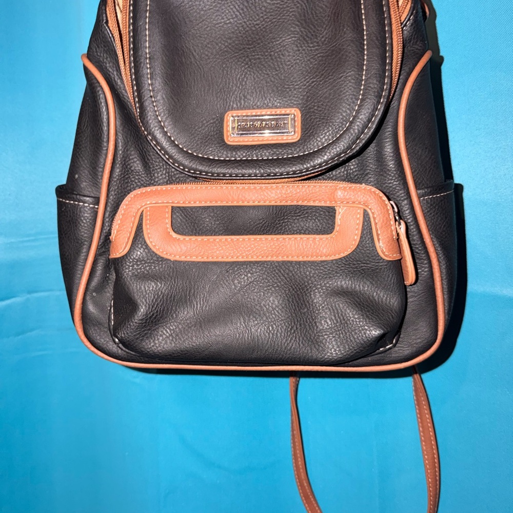 ST JOHNS BAY Black and Tan Leather Backpack